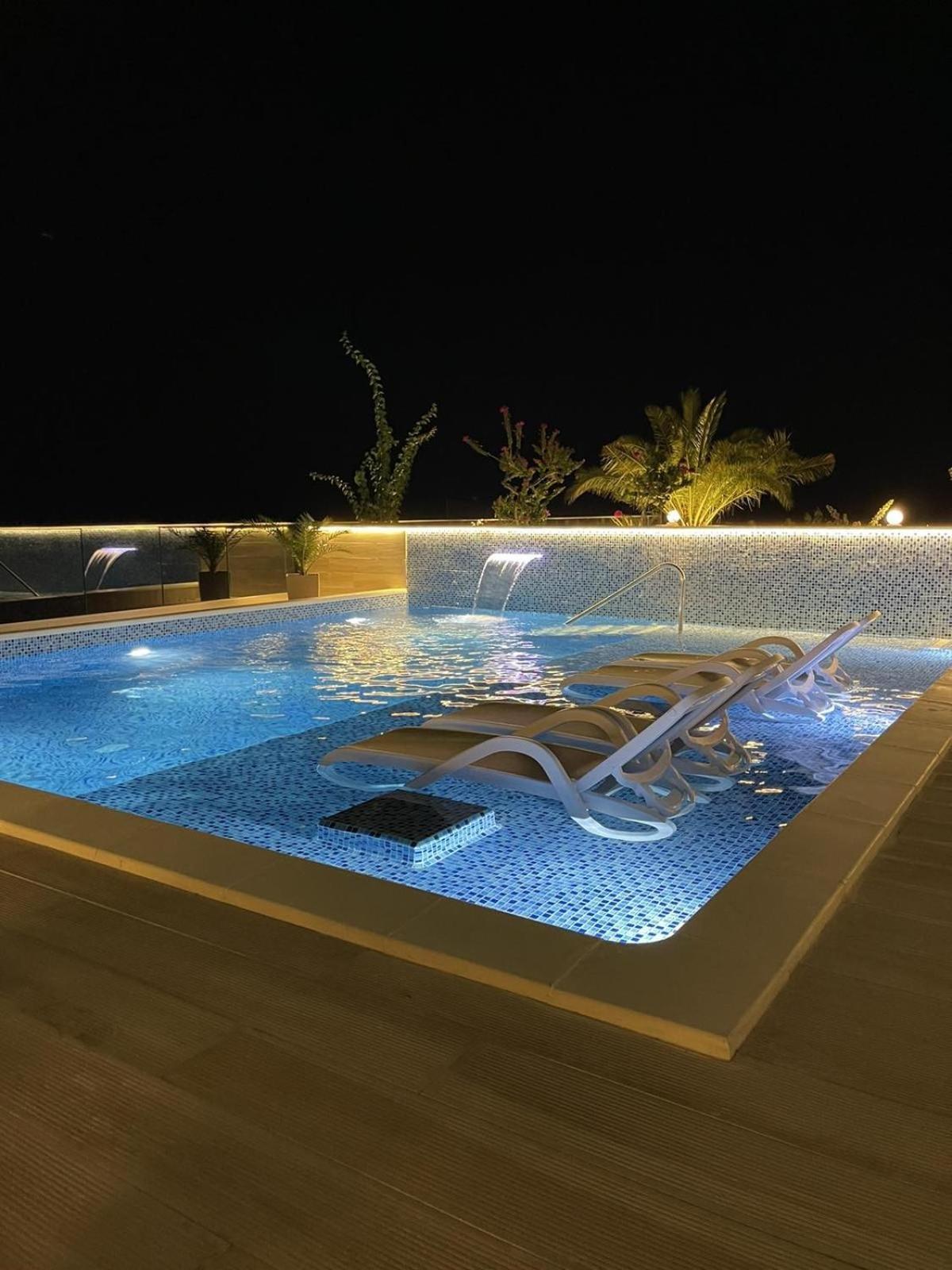 Apartments D'Hermes Улцин Екстериор снимка