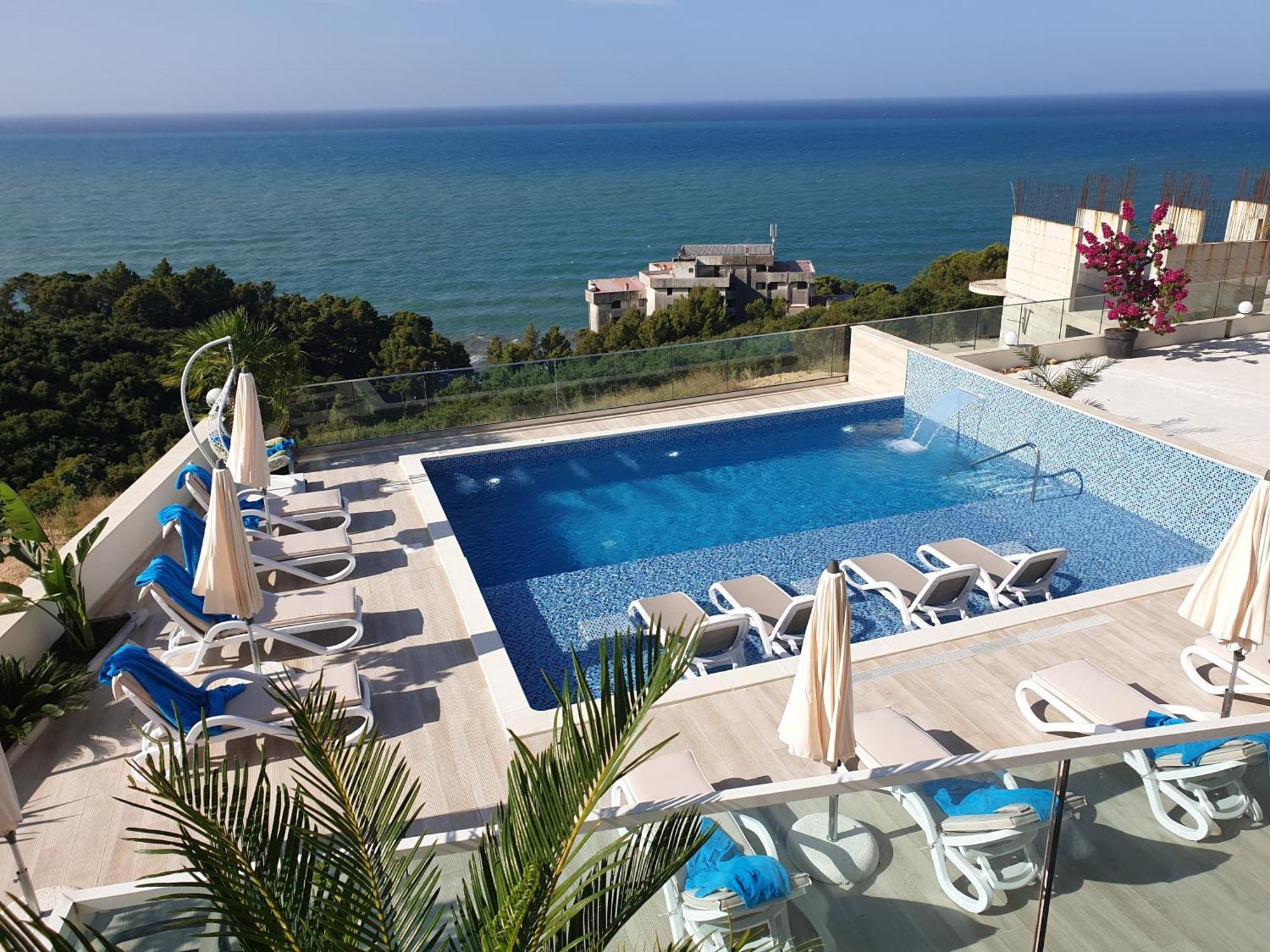 Apartments D'Hermes Улцин Екстериор снимка