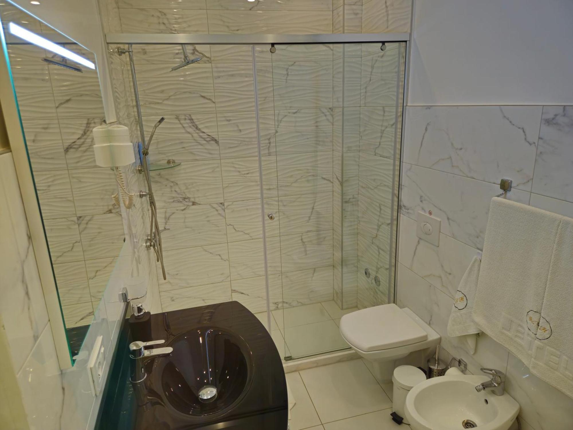 Apartments D'Hermes Улцин Екстериор снимка